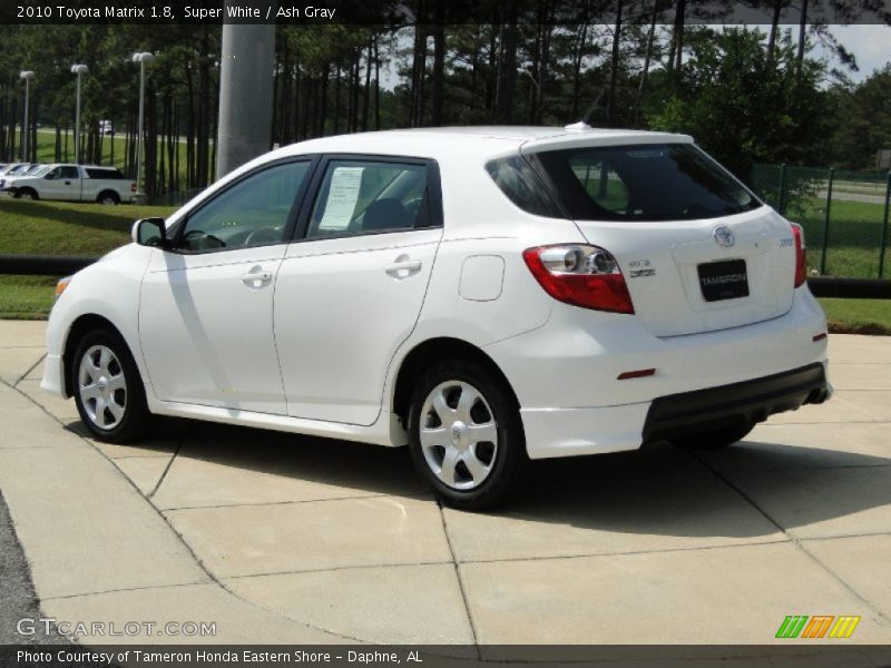 Super White / Ash Gray 2010 Toyota Matrix 1.8