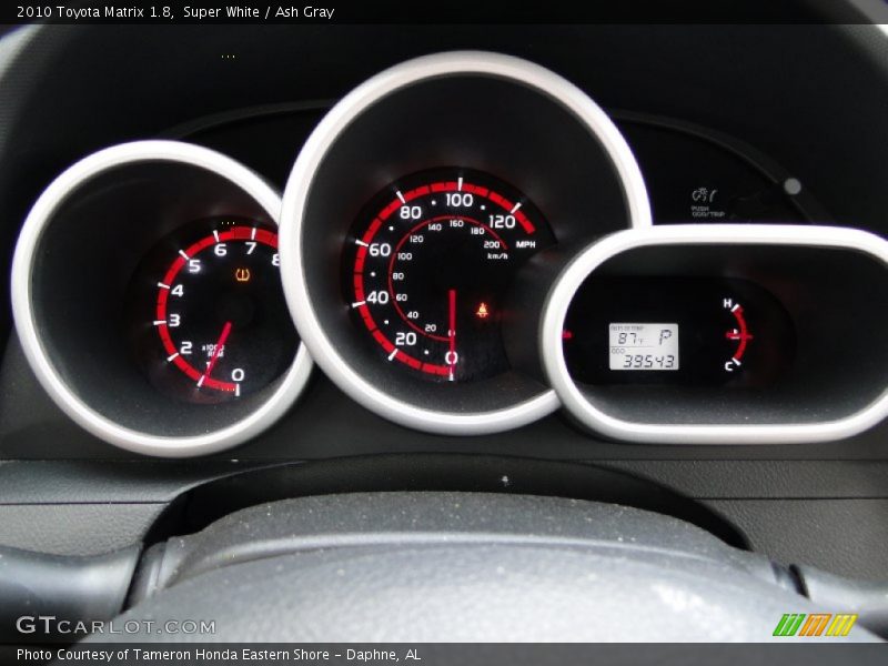 Super White / Ash Gray 2010 Toyota Matrix 1.8