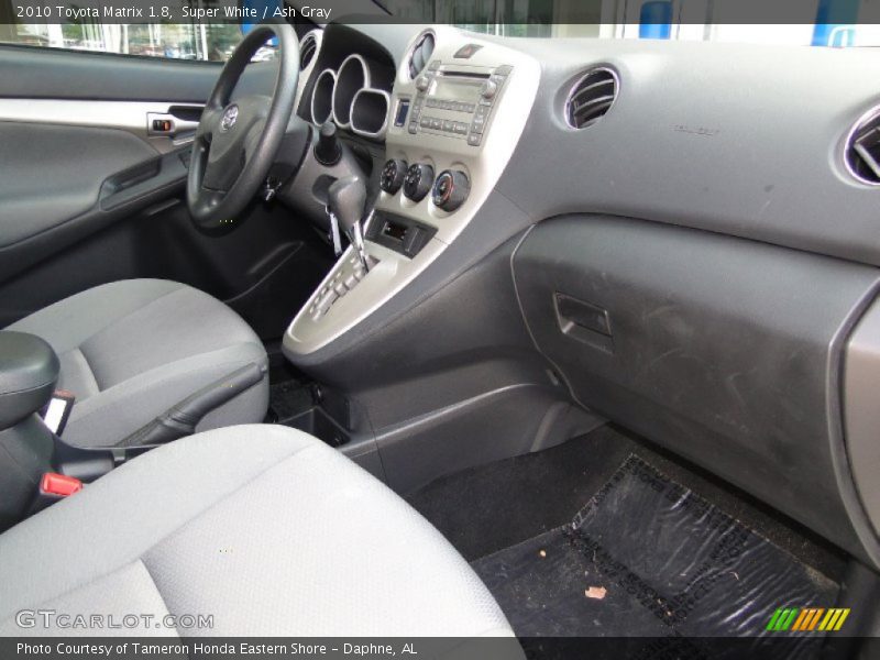Super White / Ash Gray 2010 Toyota Matrix 1.8