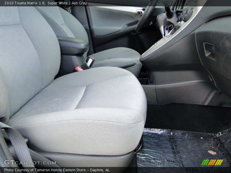 Super White / Ash Gray 2010 Toyota Matrix 1.8