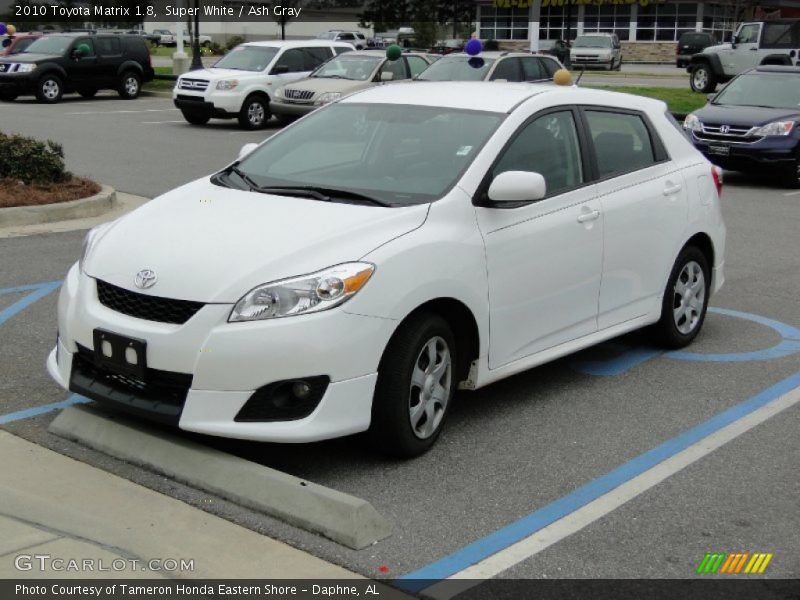 Super White / Ash Gray 2010 Toyota Matrix 1.8