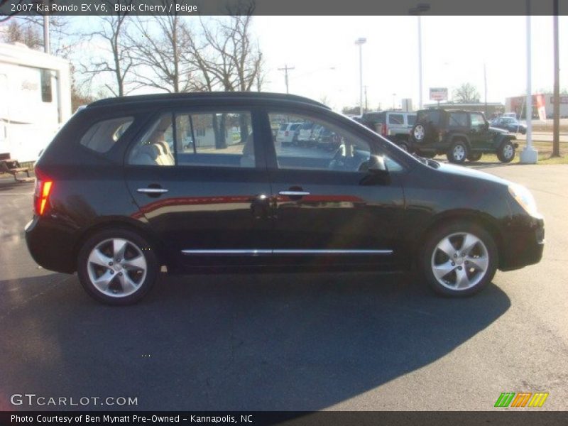 Black Cherry / Beige 2007 Kia Rondo EX V6
