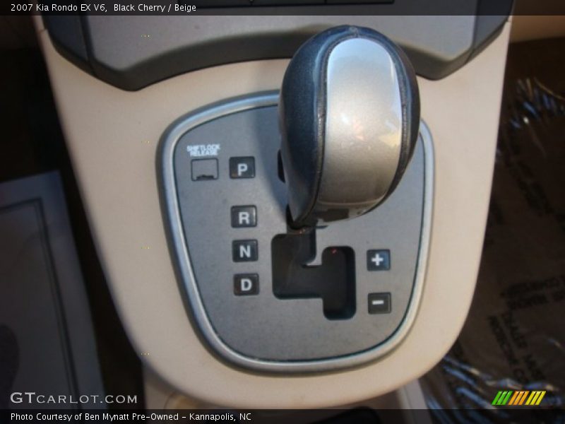 Black Cherry / Beige 2007 Kia Rondo EX V6