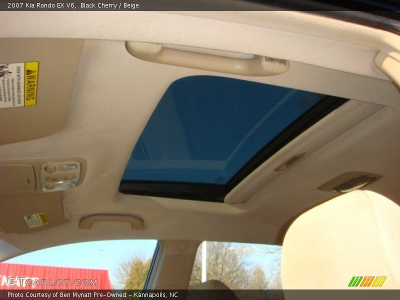 Black Cherry / Beige 2007 Kia Rondo EX V6