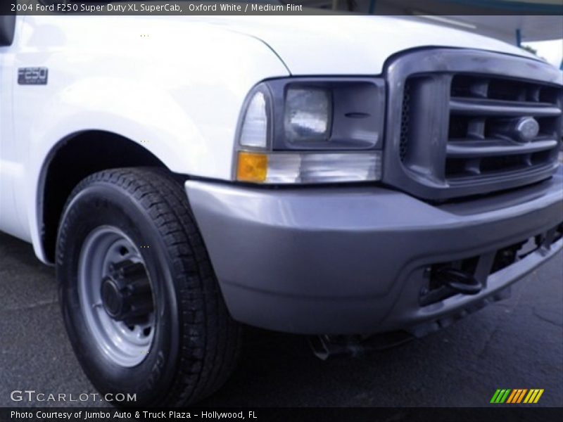 Oxford White / Medium Flint 2004 Ford F250 Super Duty XL SuperCab