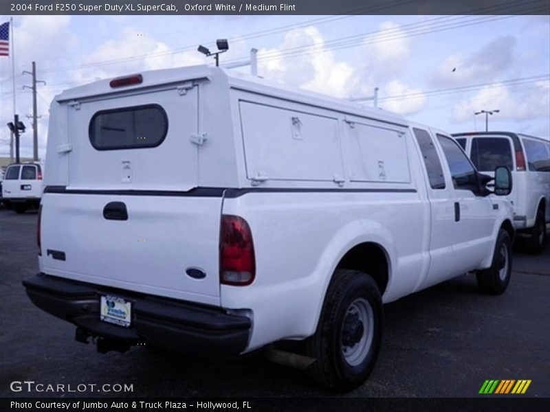 Oxford White / Medium Flint 2004 Ford F250 Super Duty XL SuperCab