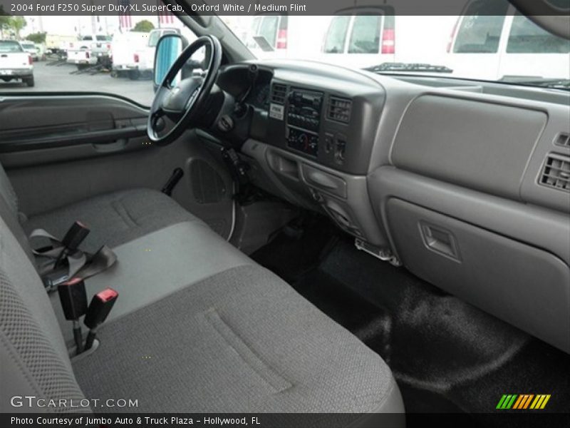 Oxford White / Medium Flint 2004 Ford F250 Super Duty XL SuperCab