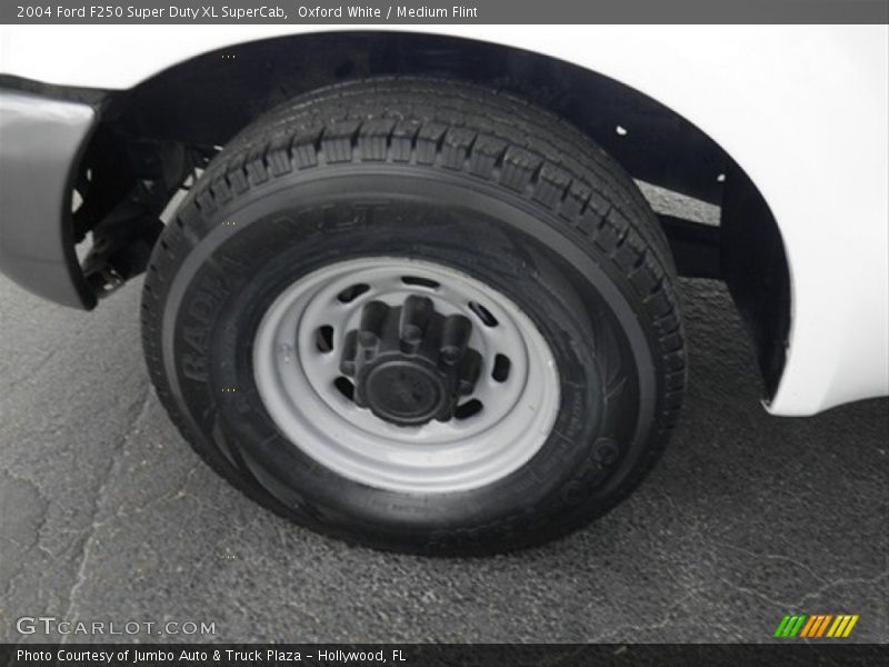 Oxford White / Medium Flint 2004 Ford F250 Super Duty XL SuperCab