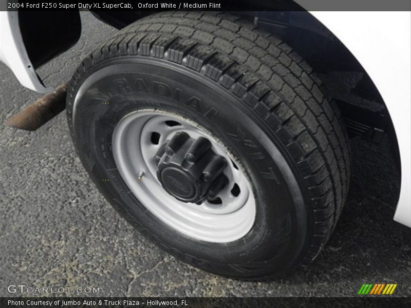 Oxford White / Medium Flint 2004 Ford F250 Super Duty XL SuperCab