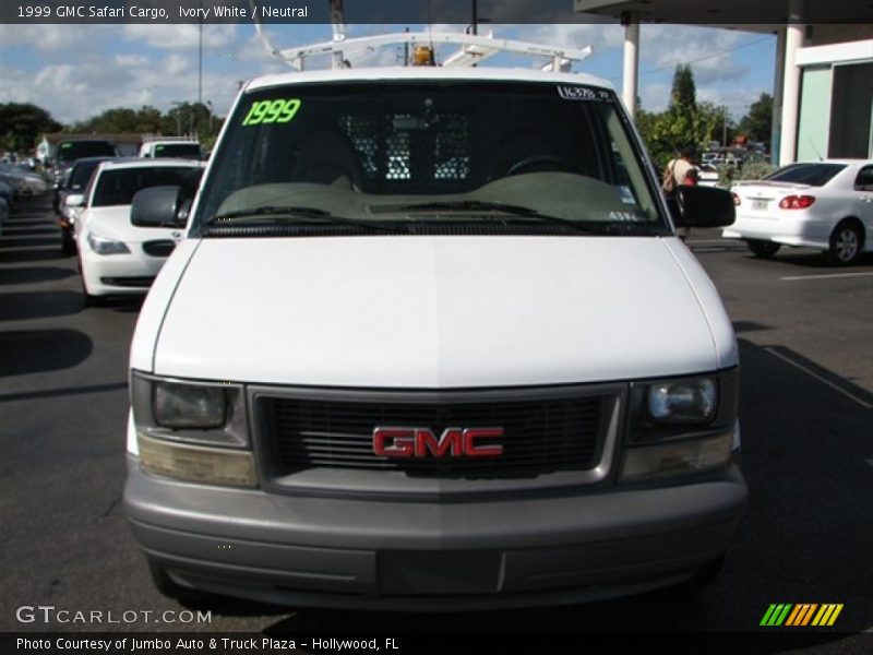 Ivory White / Neutral 1999 GMC Safari Cargo