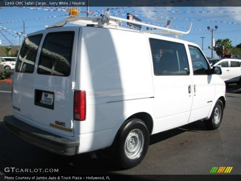 Ivory White / Neutral 1999 GMC Safari Cargo