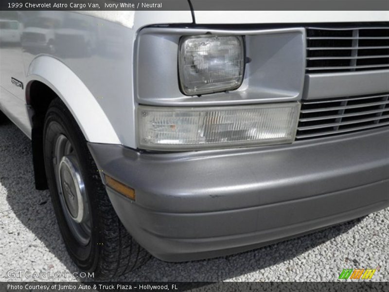 Ivory White / Neutral 1999 Chevrolet Astro Cargo Van