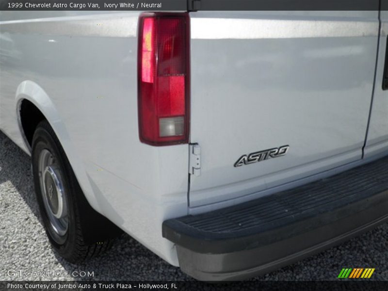 Ivory White / Neutral 1999 Chevrolet Astro Cargo Van