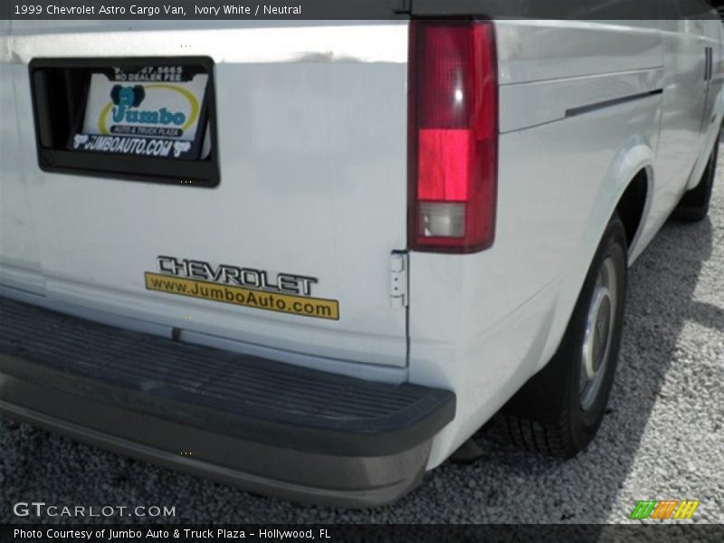 Ivory White / Neutral 1999 Chevrolet Astro Cargo Van