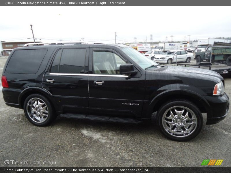 Black Clearcoat / Light Parchment 2004 Lincoln Navigator Ultimate 4x4