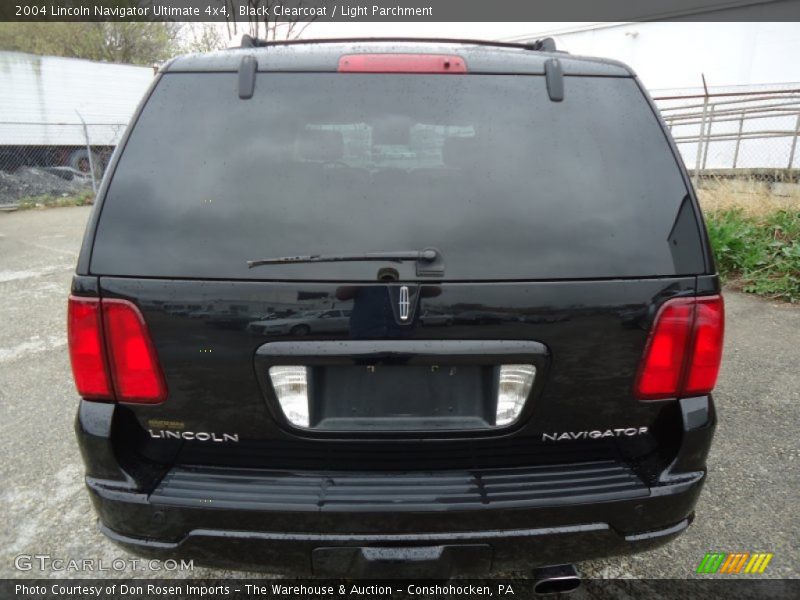 Black Clearcoat / Light Parchment 2004 Lincoln Navigator Ultimate 4x4