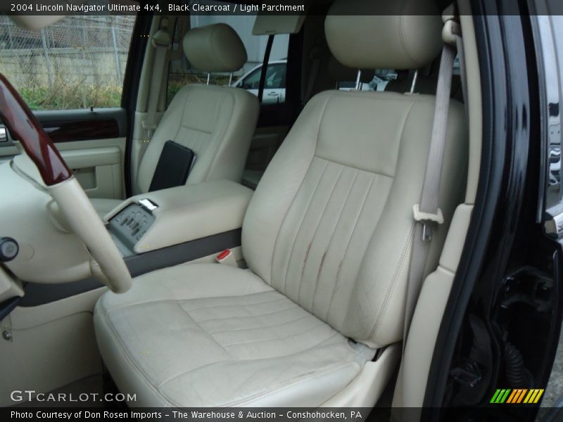 Black Clearcoat / Light Parchment 2004 Lincoln Navigator Ultimate 4x4