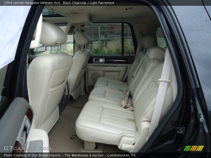Black Clearcoat / Light Parchment 2004 Lincoln Navigator Ultimate 4x4
