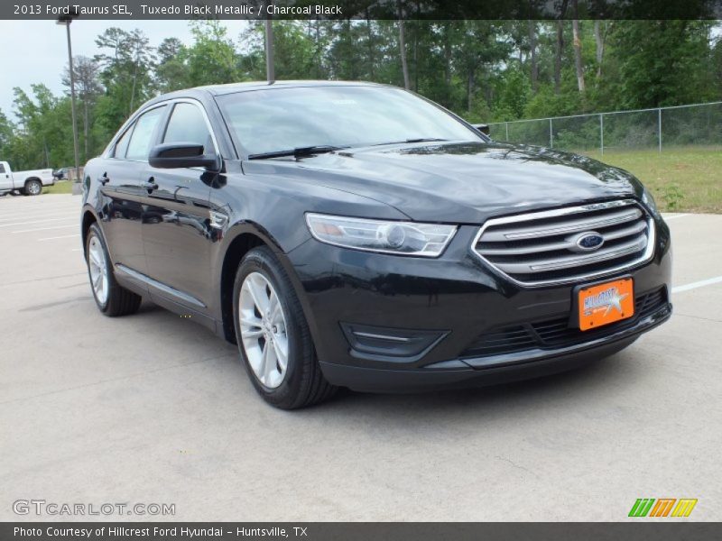 Tuxedo Black Metallic / Charcoal Black 2013 Ford Taurus SEL