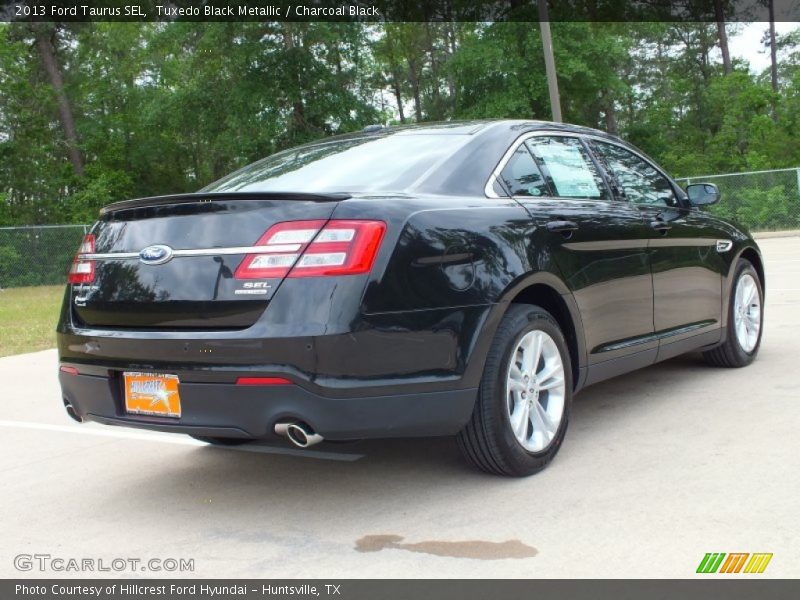 Tuxedo Black Metallic / Charcoal Black 2013 Ford Taurus SEL