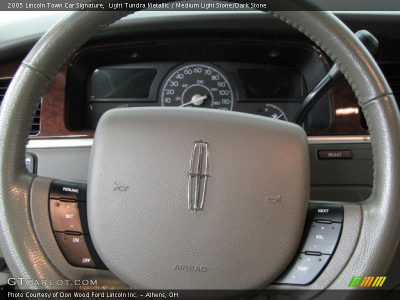  2005 Town Car Signature Steering Wheel