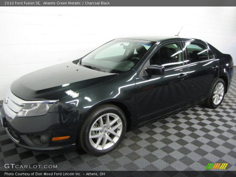 Atlantis Green Metallic / Charcoal Black 2010 Ford Fusion SE
