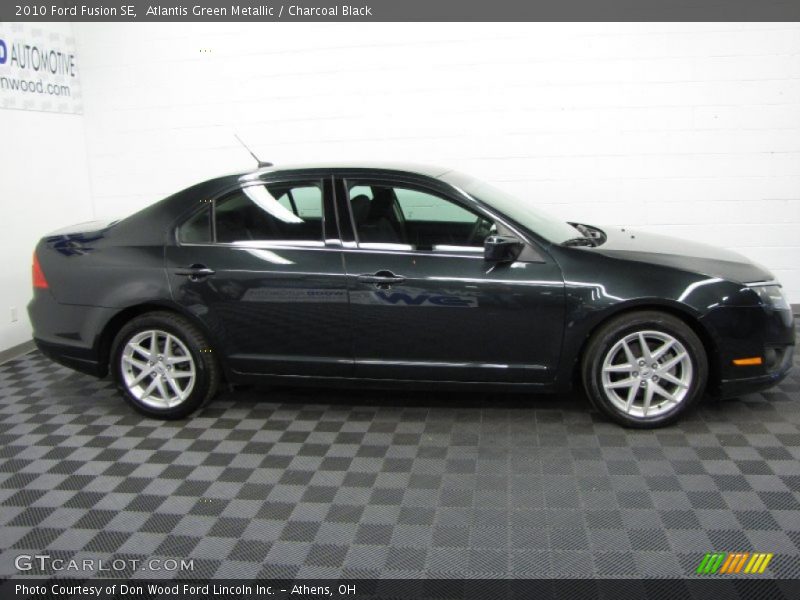 Atlantis Green Metallic / Charcoal Black 2010 Ford Fusion SE