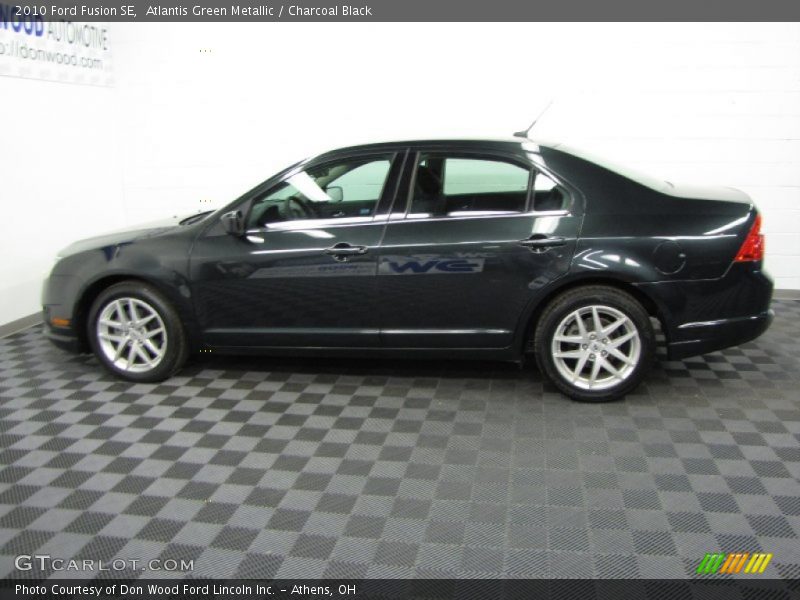 Atlantis Green Metallic / Charcoal Black 2010 Ford Fusion SE
