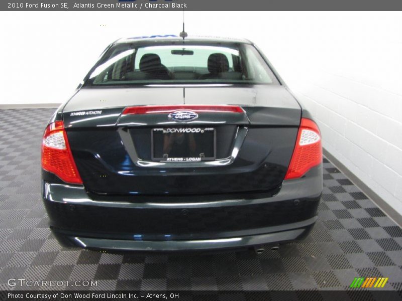 Atlantis Green Metallic / Charcoal Black 2010 Ford Fusion SE