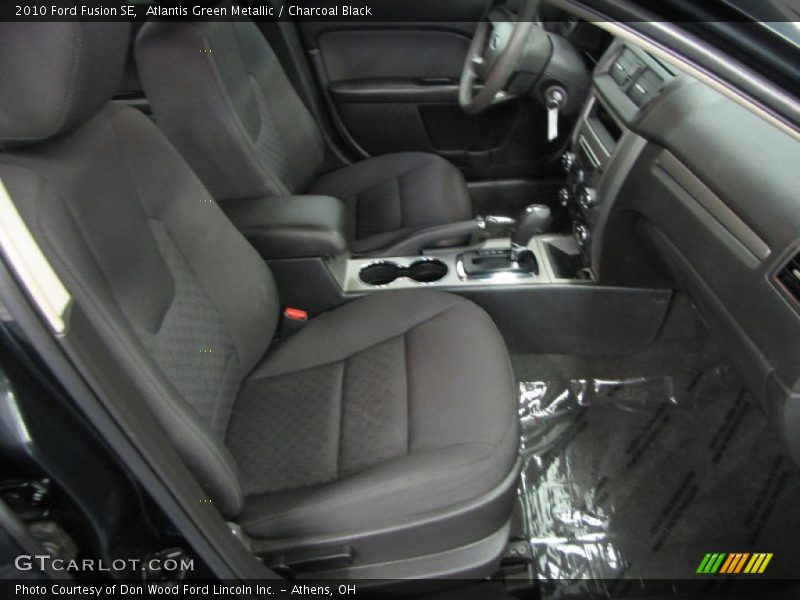 Atlantis Green Metallic / Charcoal Black 2010 Ford Fusion SE