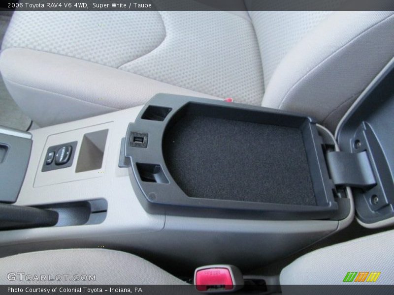 Super White / Taupe 2006 Toyota RAV4 V6 4WD