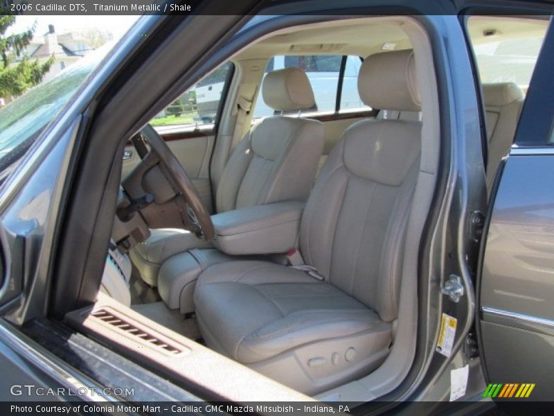 Front Seat of 2006 DTS 