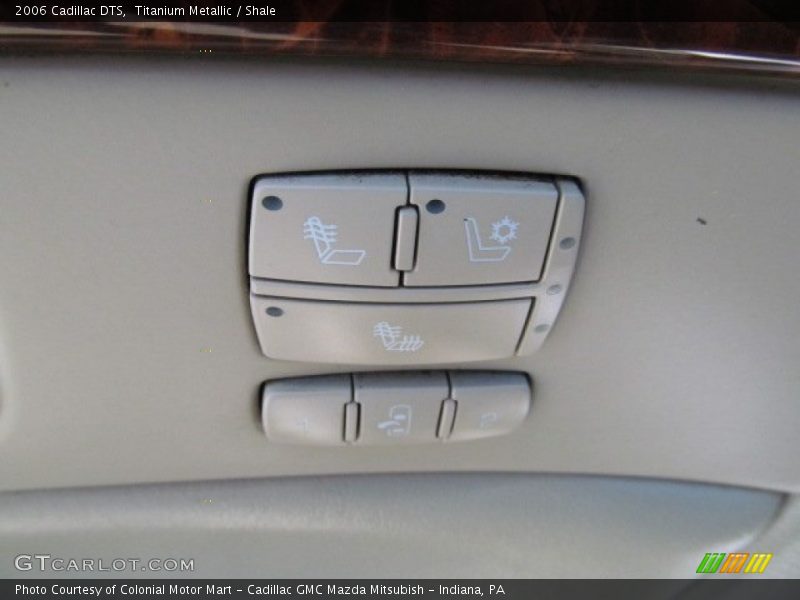 Titanium Metallic / Shale 2006 Cadillac DTS