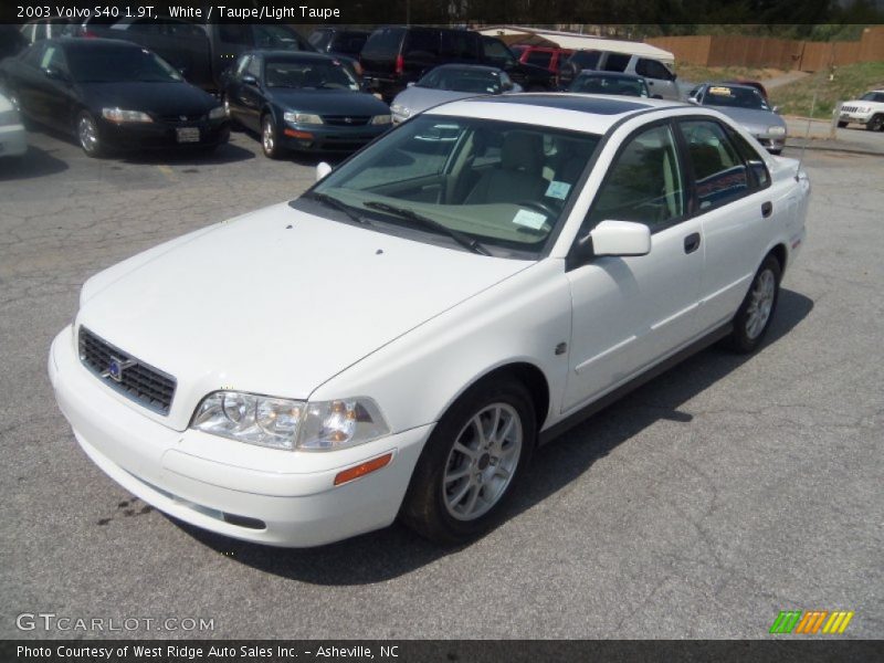 White / Taupe/Light Taupe 2003 Volvo S40 1.9T