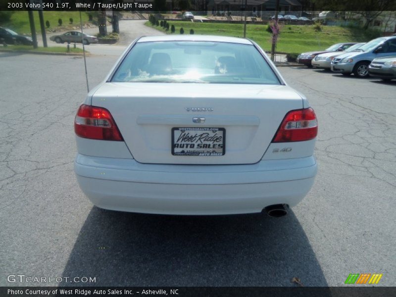 White / Taupe/Light Taupe 2003 Volvo S40 1.9T