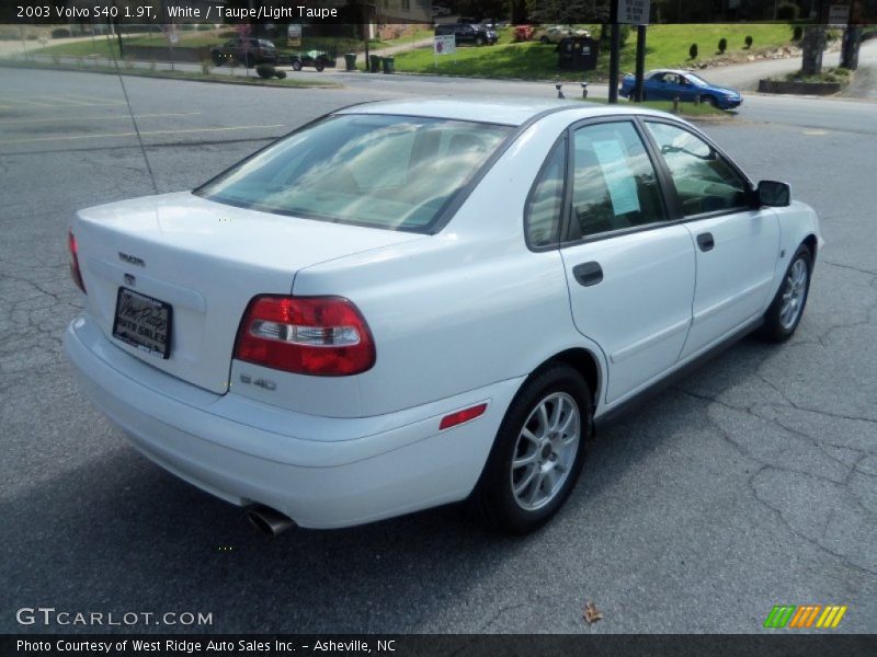 White / Taupe/Light Taupe 2003 Volvo S40 1.9T