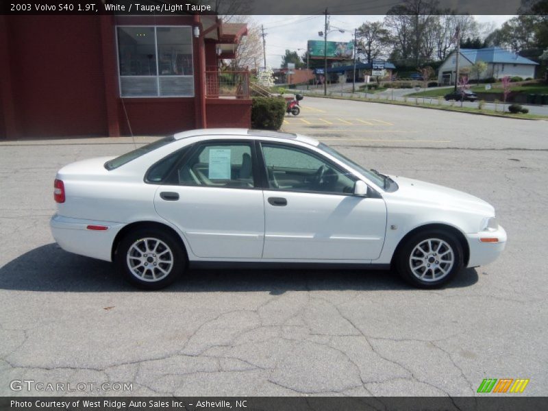 White / Taupe/Light Taupe 2003 Volvo S40 1.9T