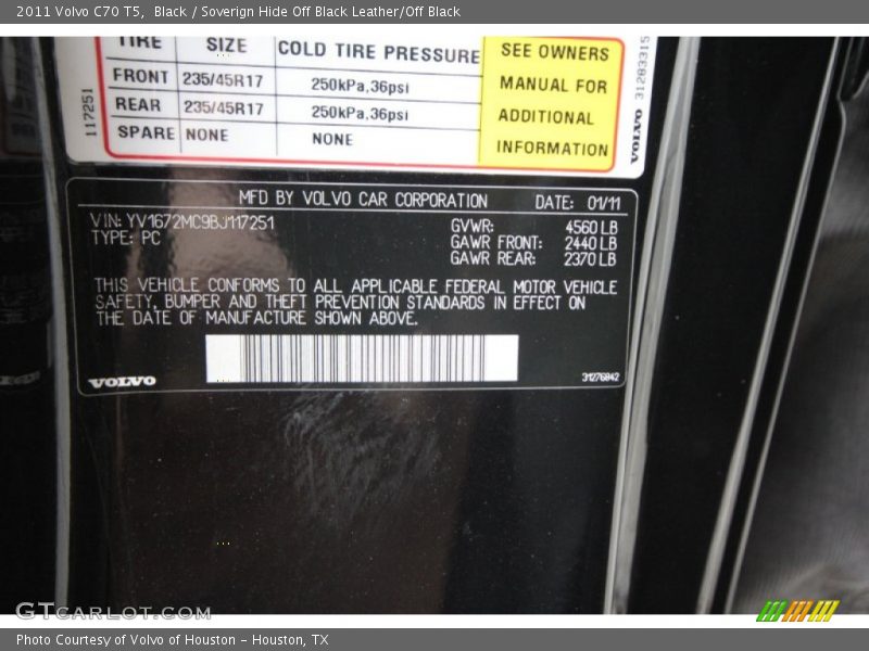 Black / Soverign Hide Off Black Leather/Off Black 2011 Volvo C70 T5