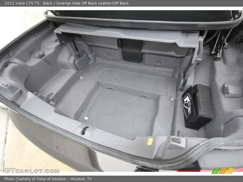 Black / Soverign Hide Off Black Leather/Off Black 2011 Volvo C70 T5