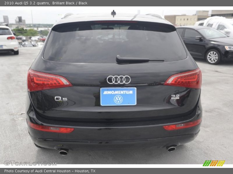 Brilliant Black / Black 2010 Audi Q5 3.2 quattro