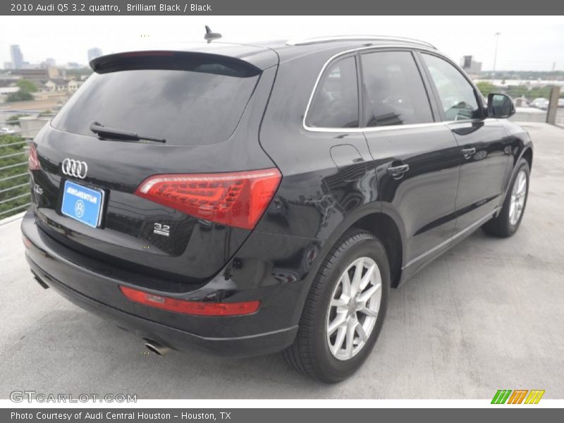 Brilliant Black / Black 2010 Audi Q5 3.2 quattro