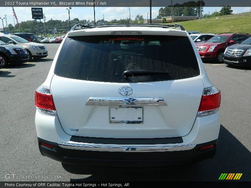 Blizzard White Pearl / Ash 2012 Toyota Highlander V6