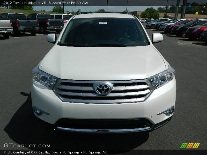 Blizzard White Pearl / Ash 2012 Toyota Highlander V6