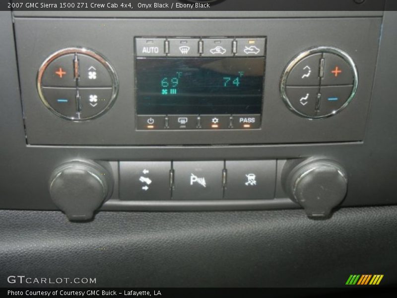 Onyx Black / Ebony Black 2007 GMC Sierra 1500 Z71 Crew Cab 4x4
