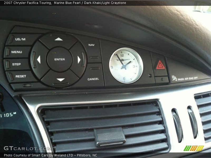 Controls of 2007 Pacifica Touring