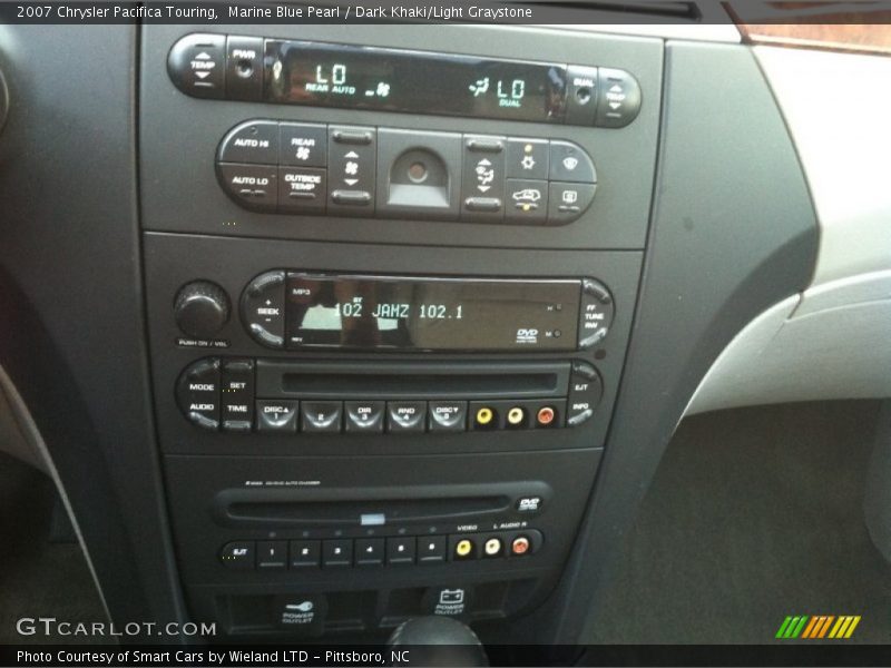 Controls of 2007 Pacifica Touring