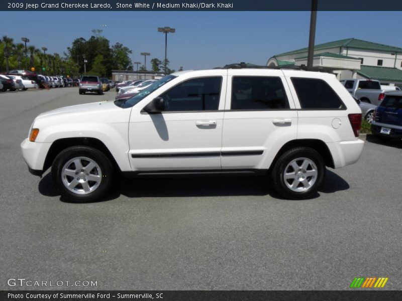 Stone White / Medium Khaki/Dark Khaki 2009 Jeep Grand Cherokee Laredo