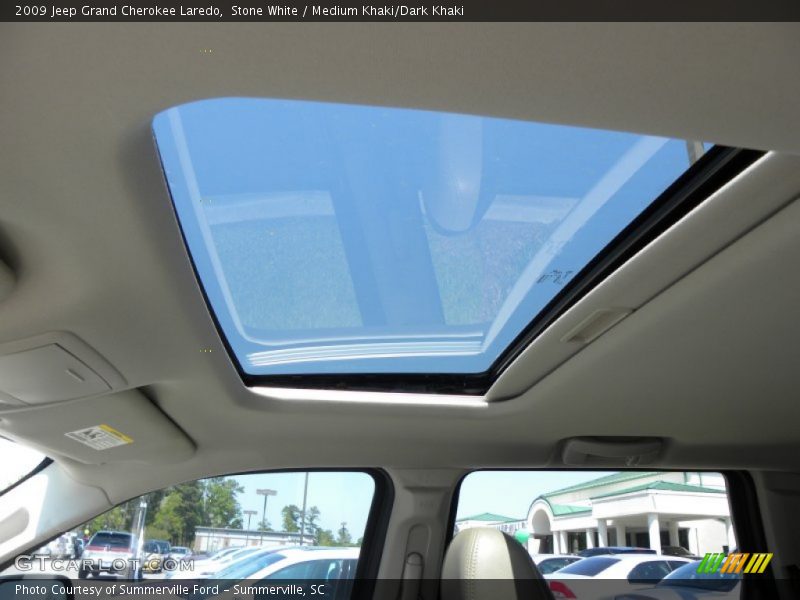 Stone White / Medium Khaki/Dark Khaki 2009 Jeep Grand Cherokee Laredo