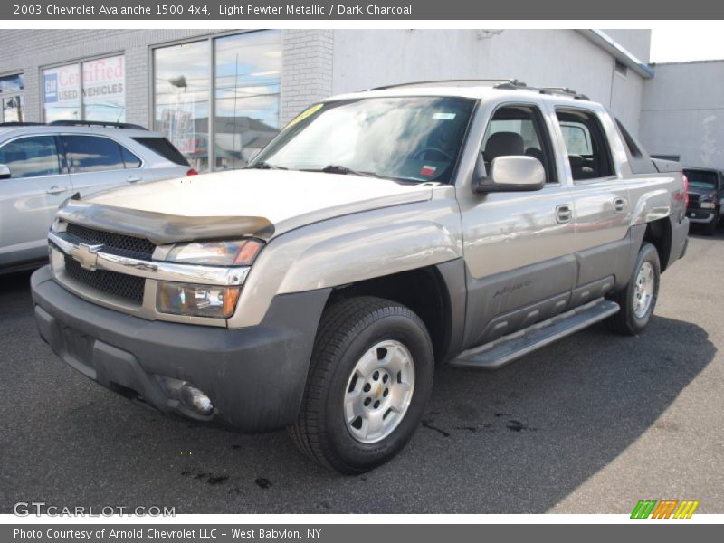 Light Pewter Metallic / Dark Charcoal 2003 Chevrolet Avalanche 1500 4x4