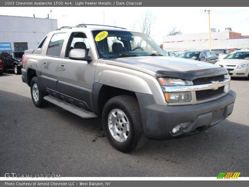 Light Pewter Metallic / Dark Charcoal 2003 Chevrolet Avalanche 1500 4x4